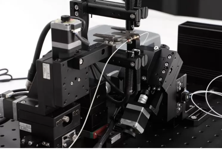 复坦希CWDM半自动对位耦合系统(图4) CWDM半自动对位耦合系统(图4)