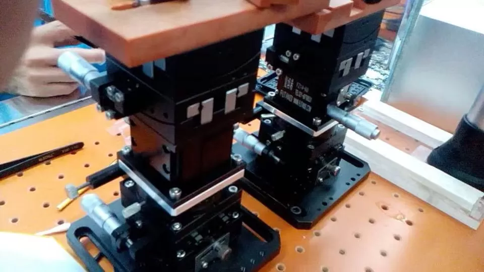 六维调整架的应用与优势:提升精密定位与调整效率(图1) 六维调整架的应用与优势:提升精密定位与调整效率(图1)